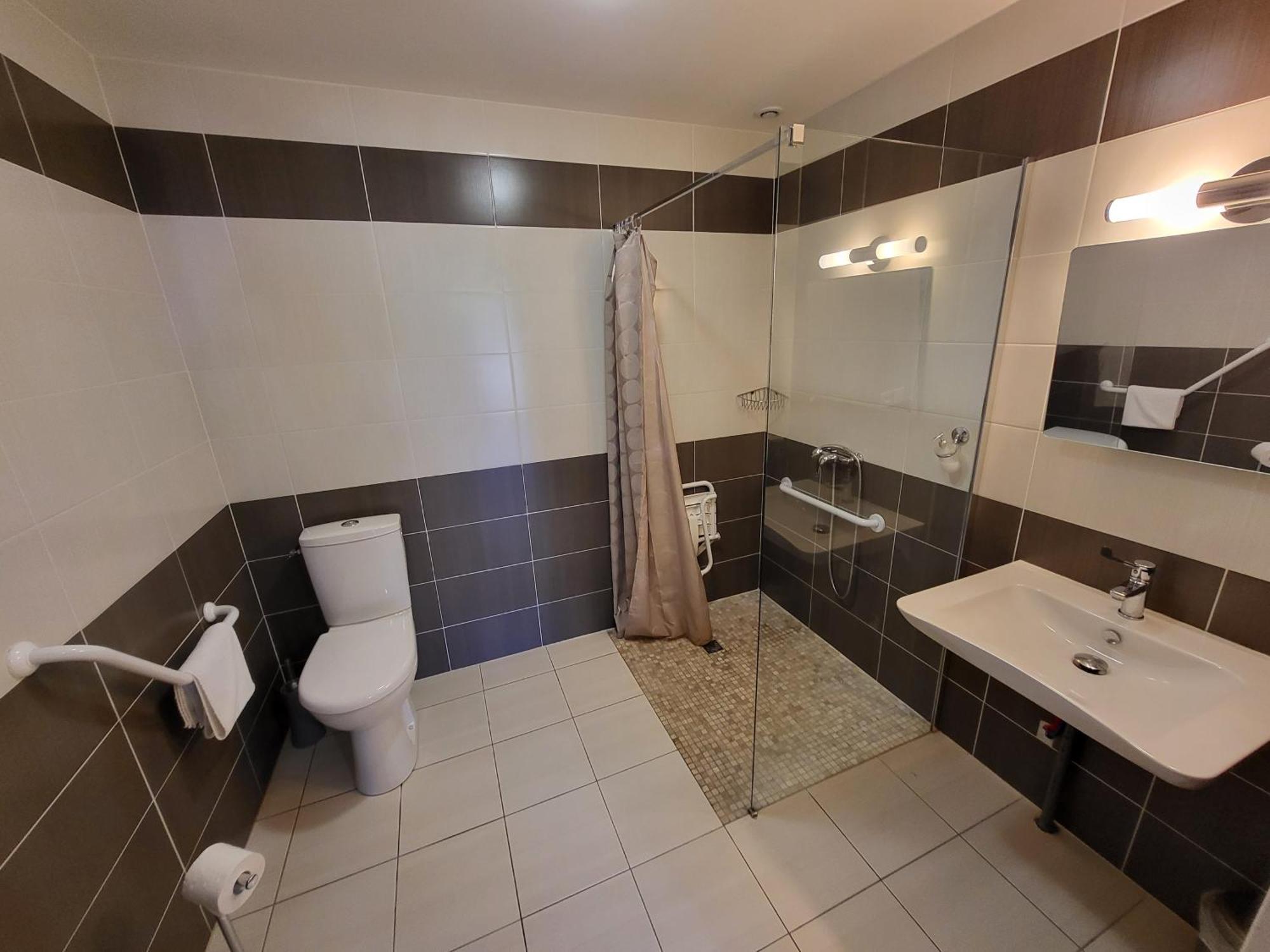 Auberge Des Lacs Bleus Clerac Bagian luar foto